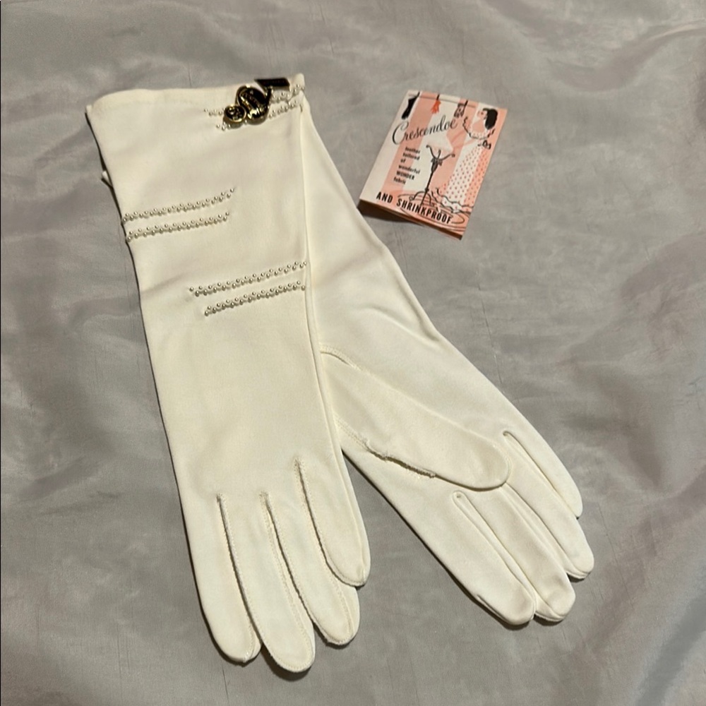 Vintage NWT Crescendoe Bead Detail Gloves 6 1/2